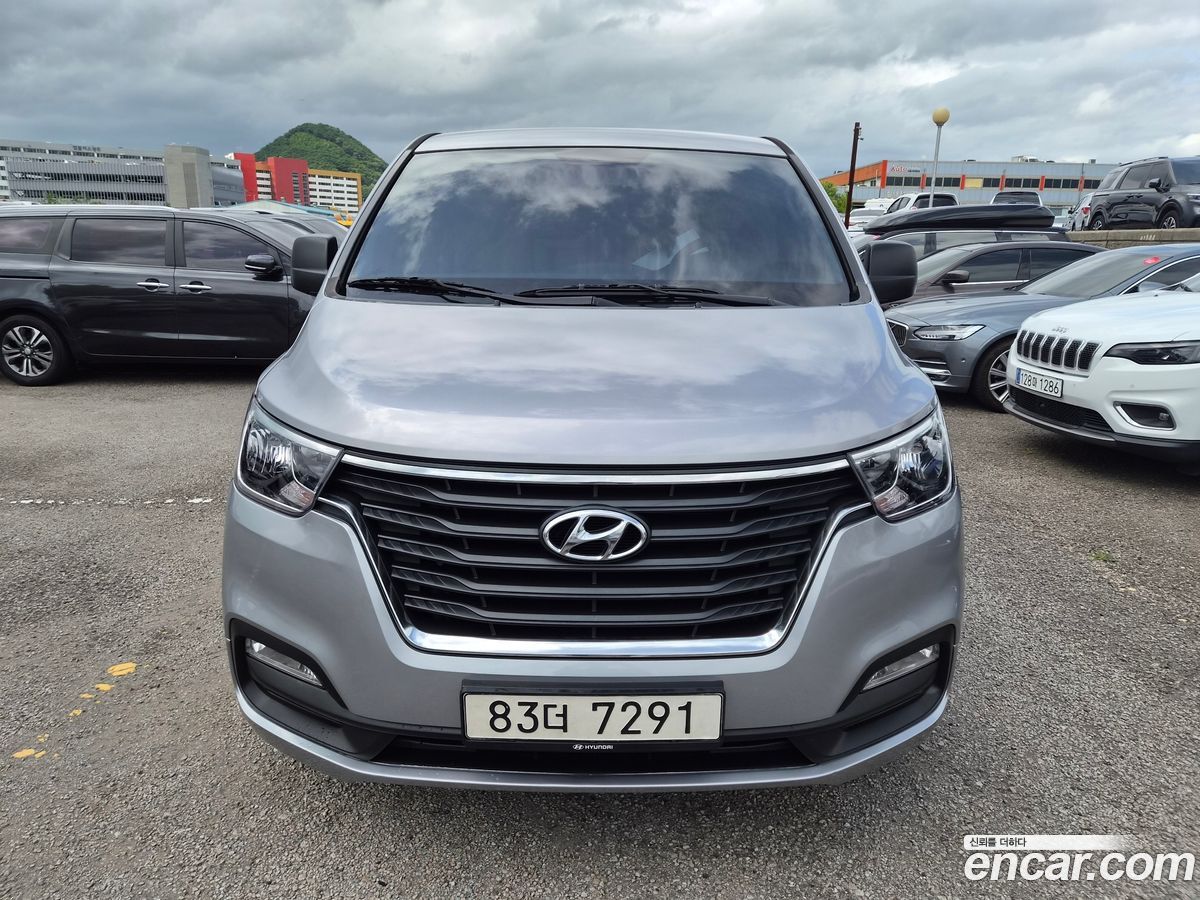 Hyundai Starex