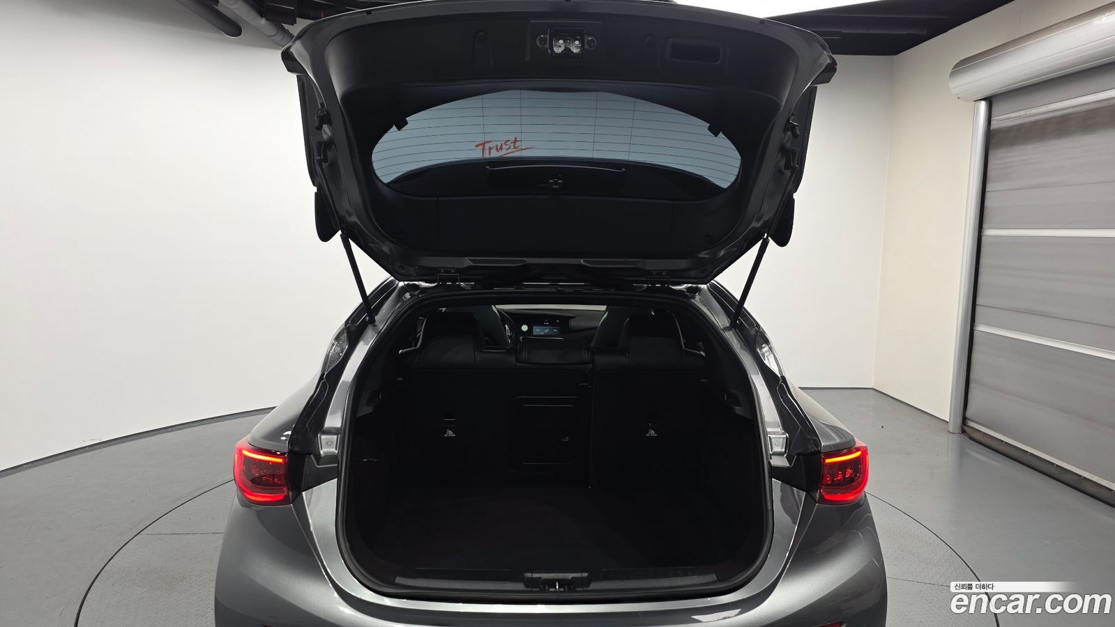 Infiniti Q30