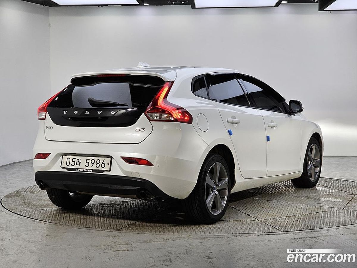 Volvo V40