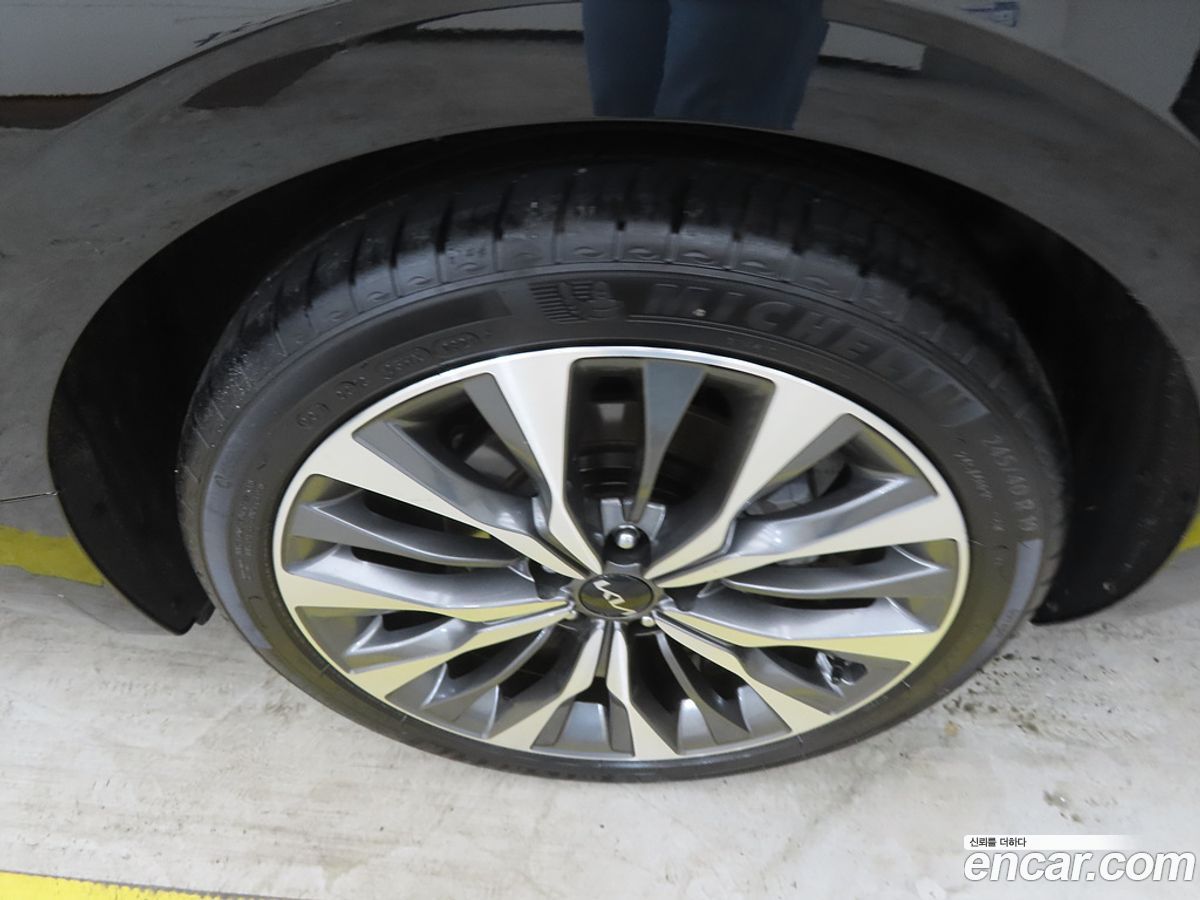 Kia K8