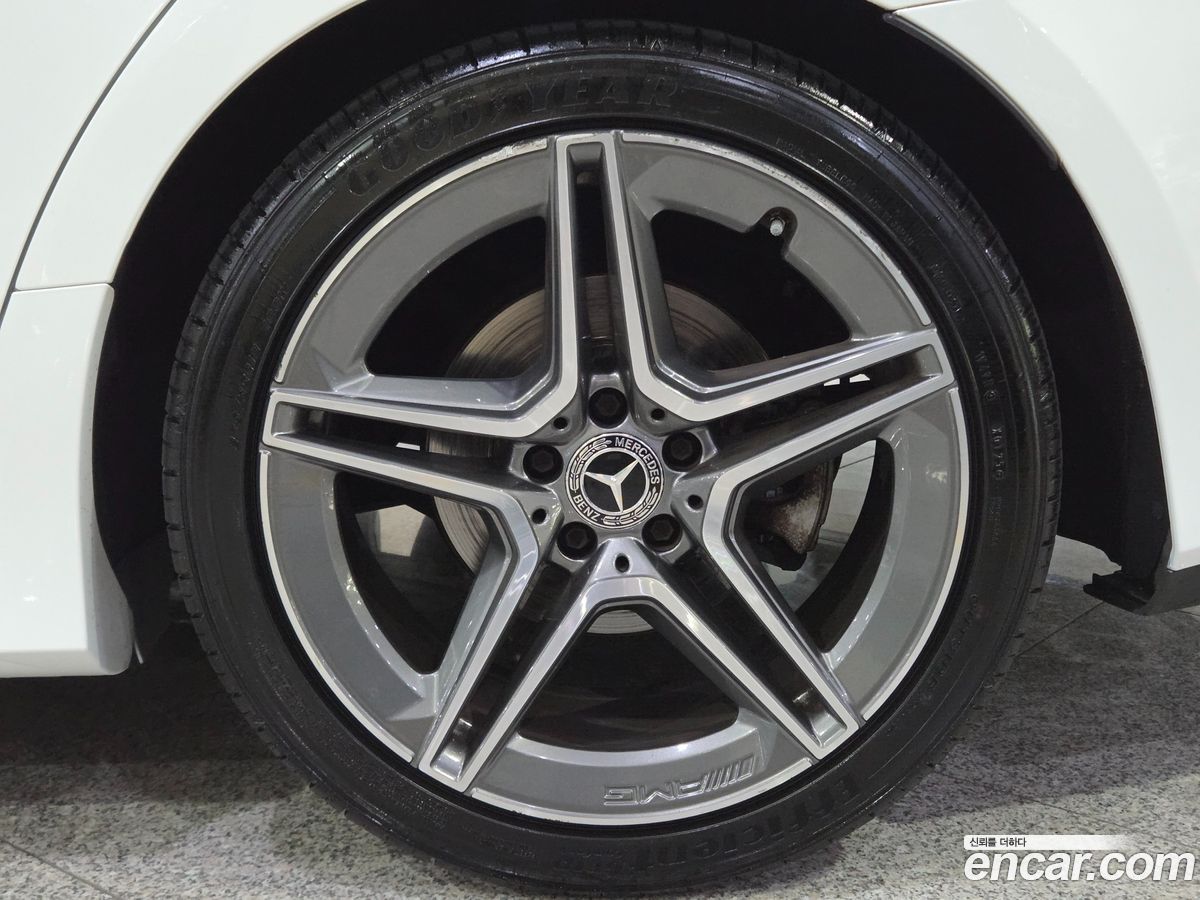 Mercedes-Benz CLS-Class