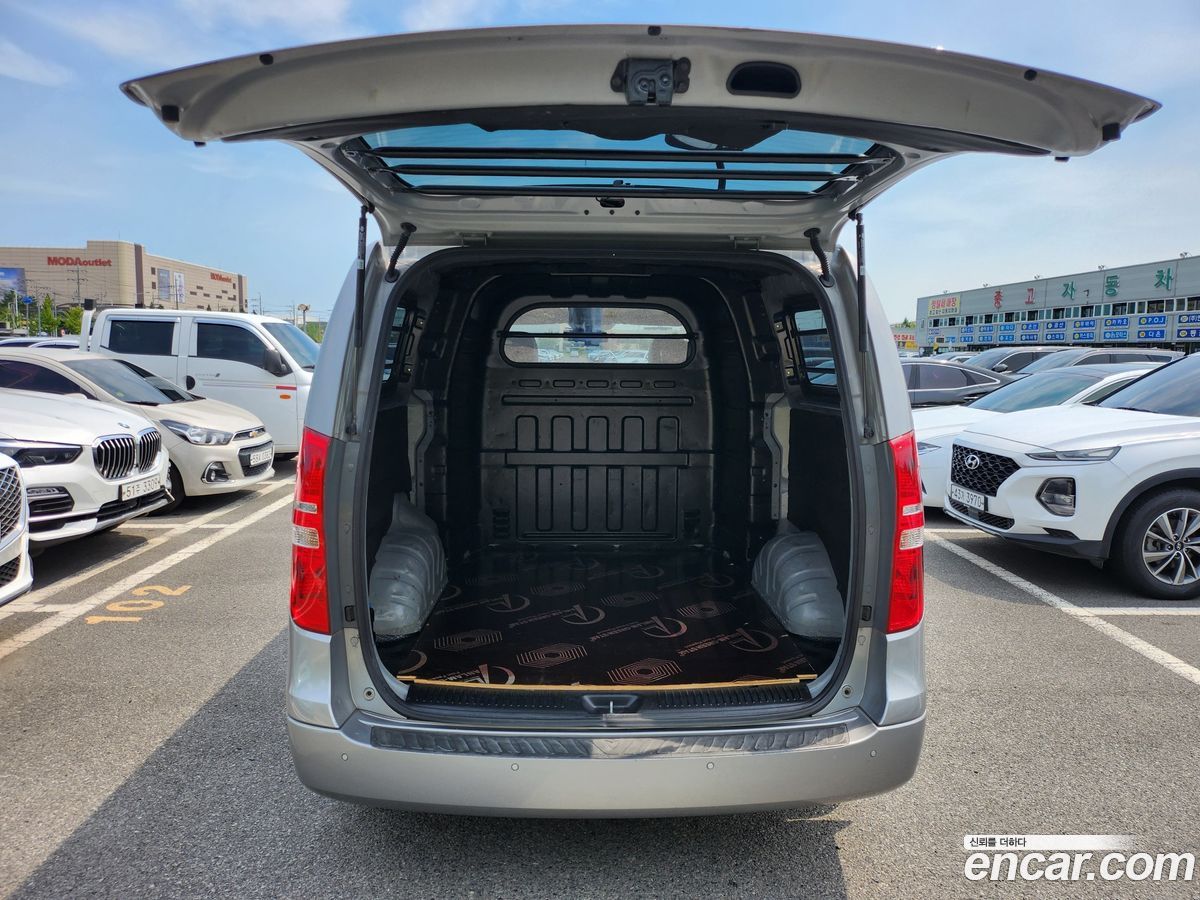 Hyundai Starex