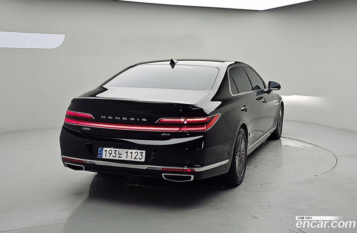Genesis G90