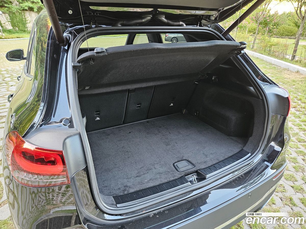 Mercedes-Benz GLA-Class