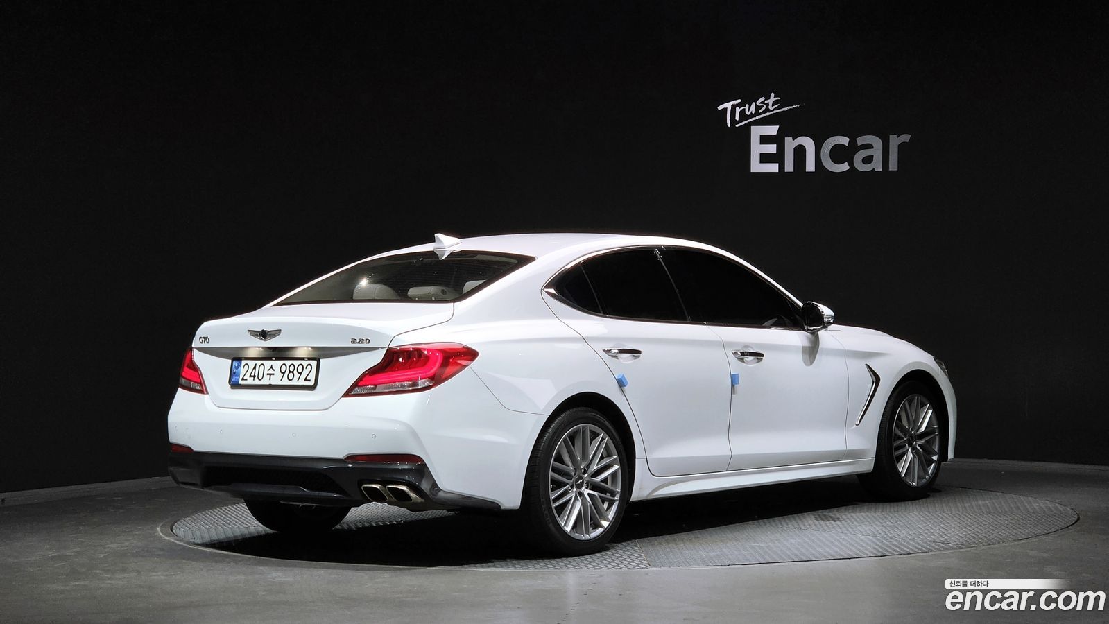Genesis G70