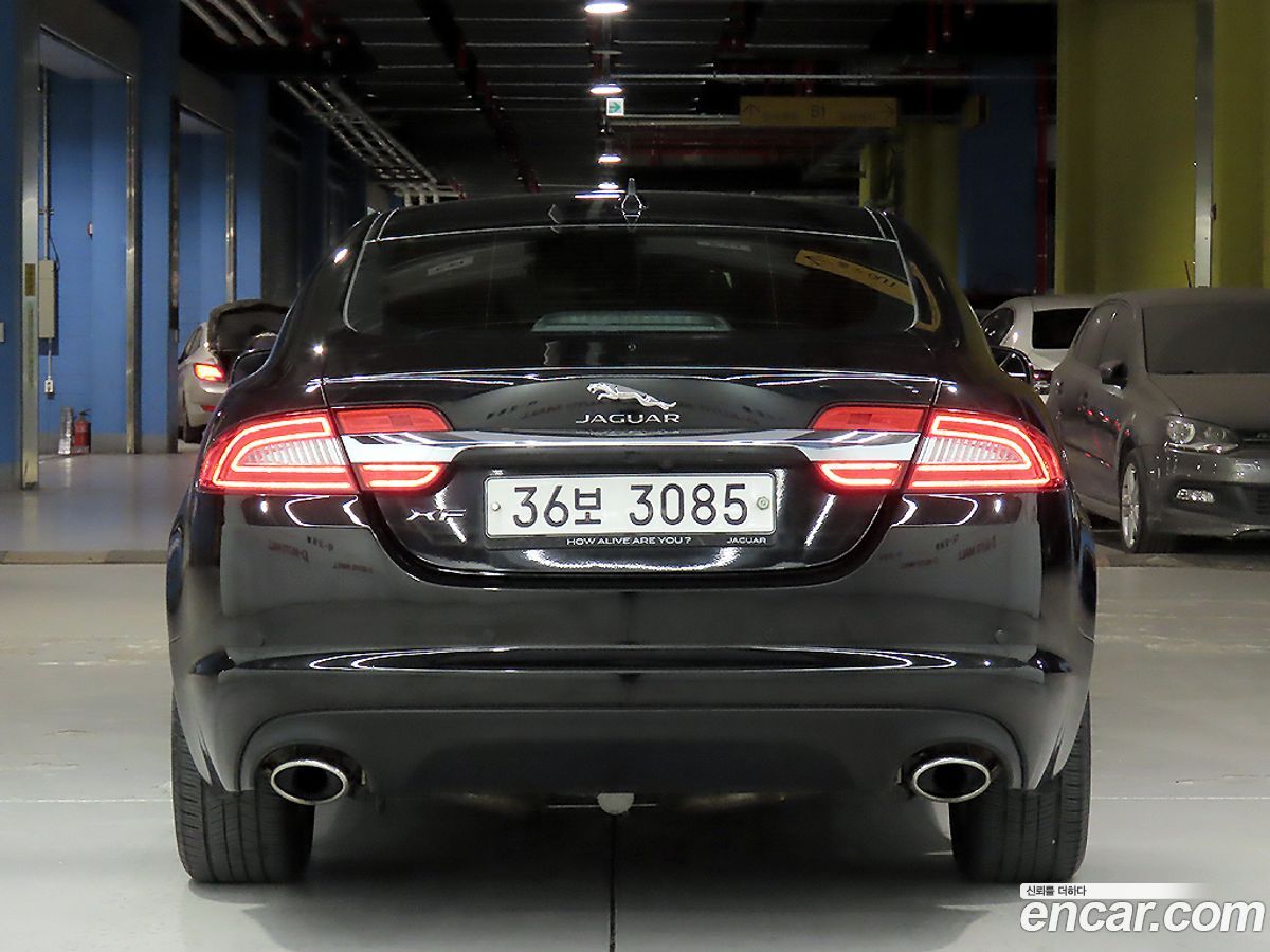Jaguar XF