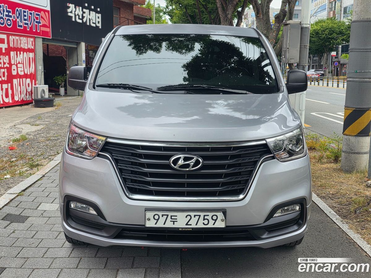 Hyundai Starex