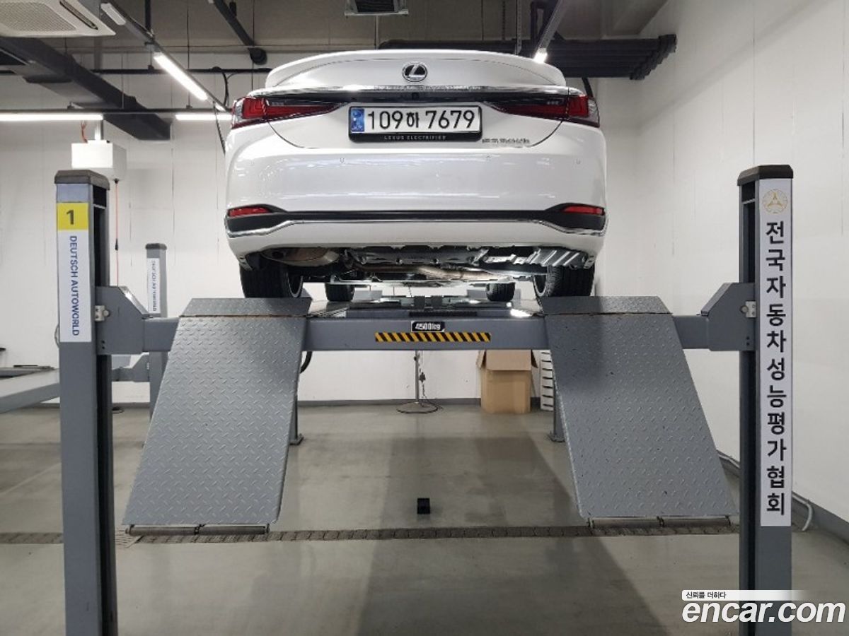 Lexus ES Mk7