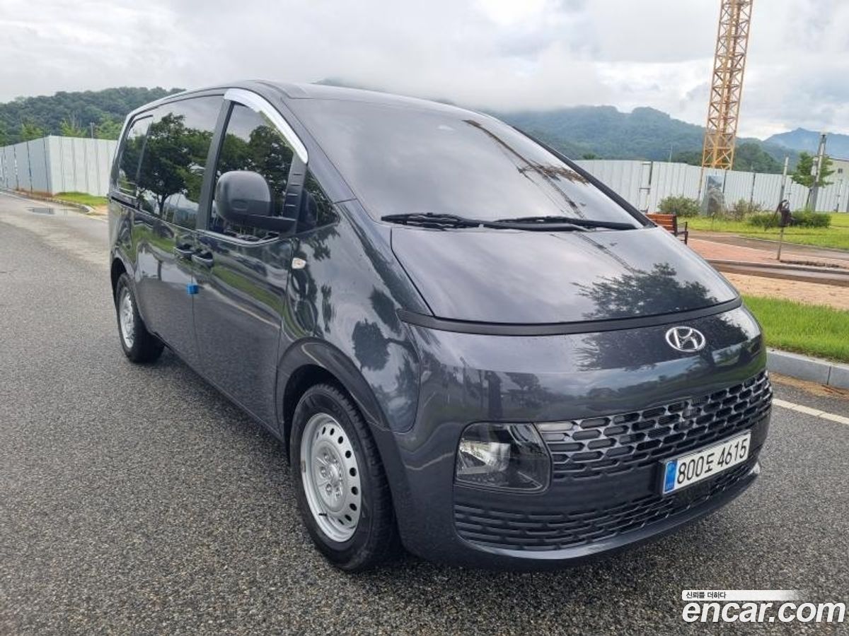 Hyundai Staria