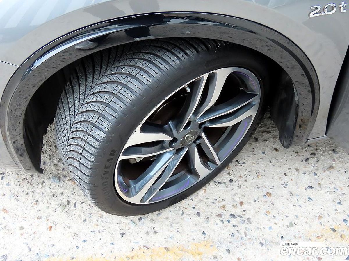Infiniti Q30