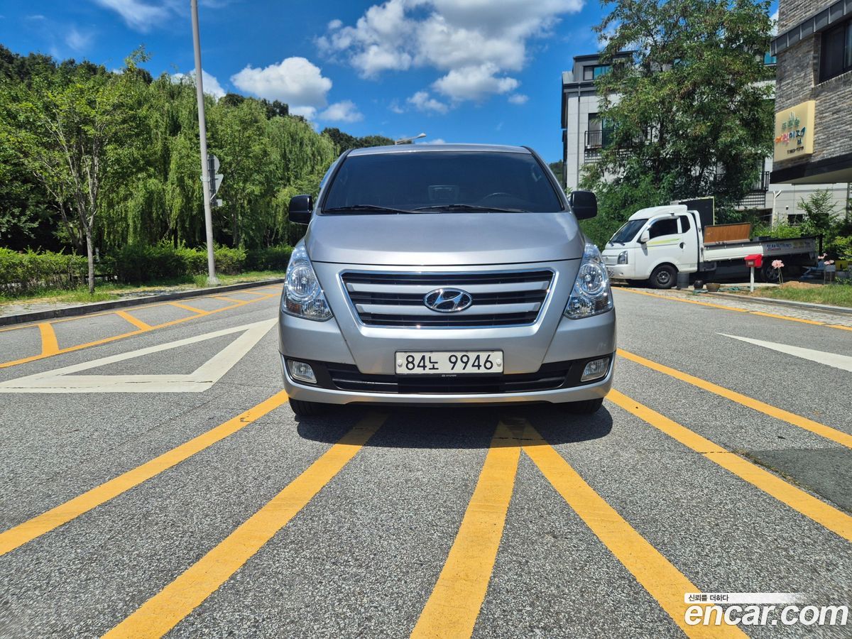 Hyundai Starex