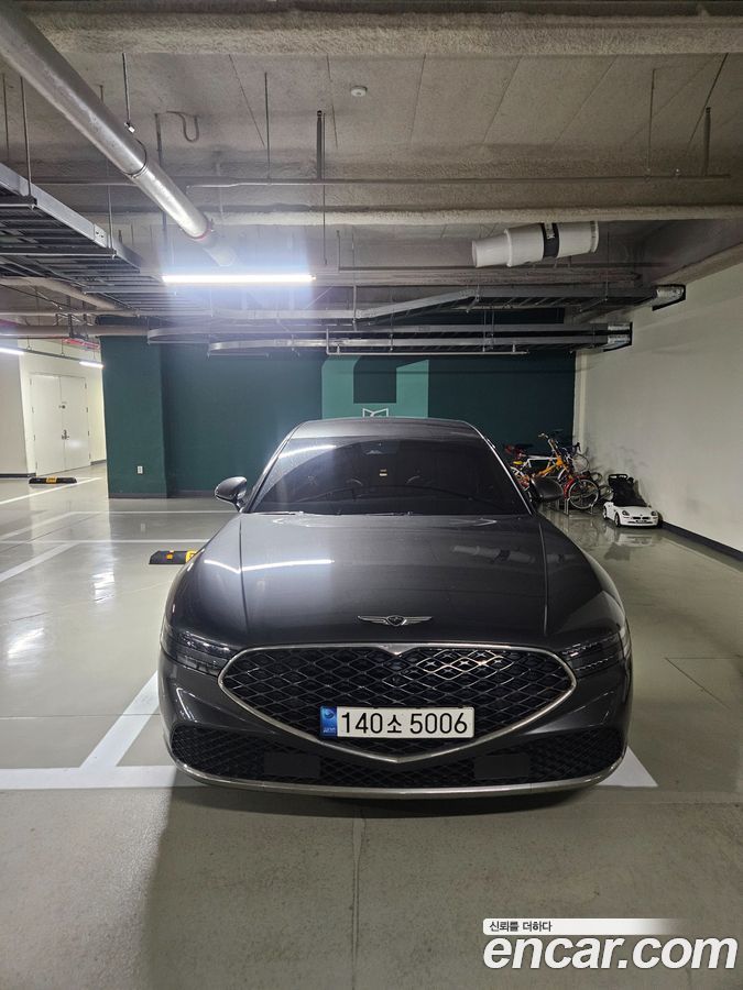 Genesis G90