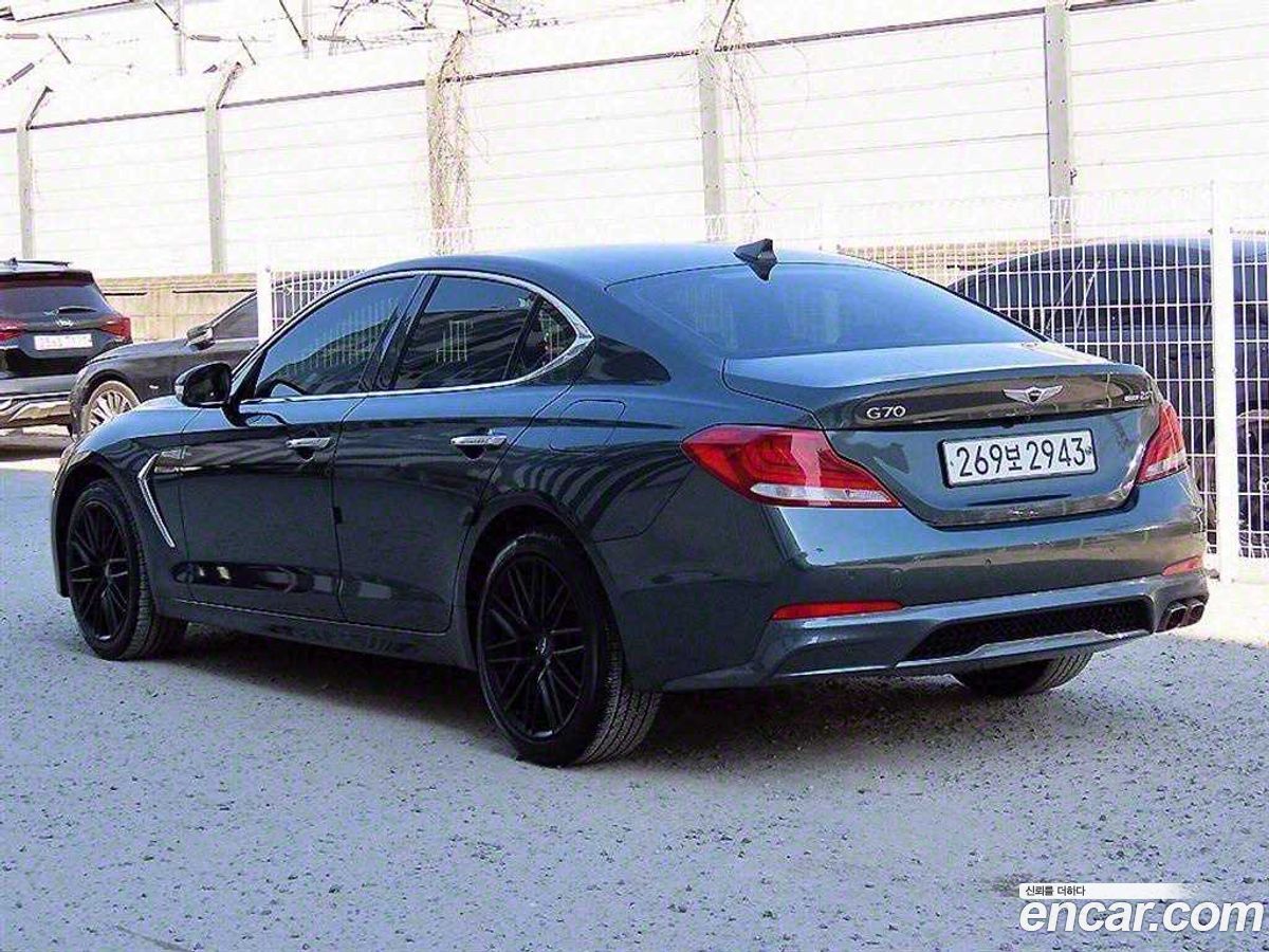 Genesis G70