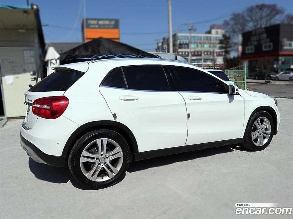 Mercedes-Benz GLA-Class