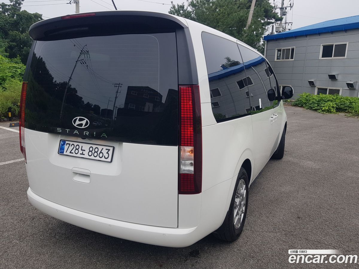 Hyundai Staria