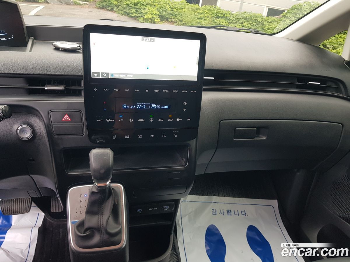 Hyundai Staria