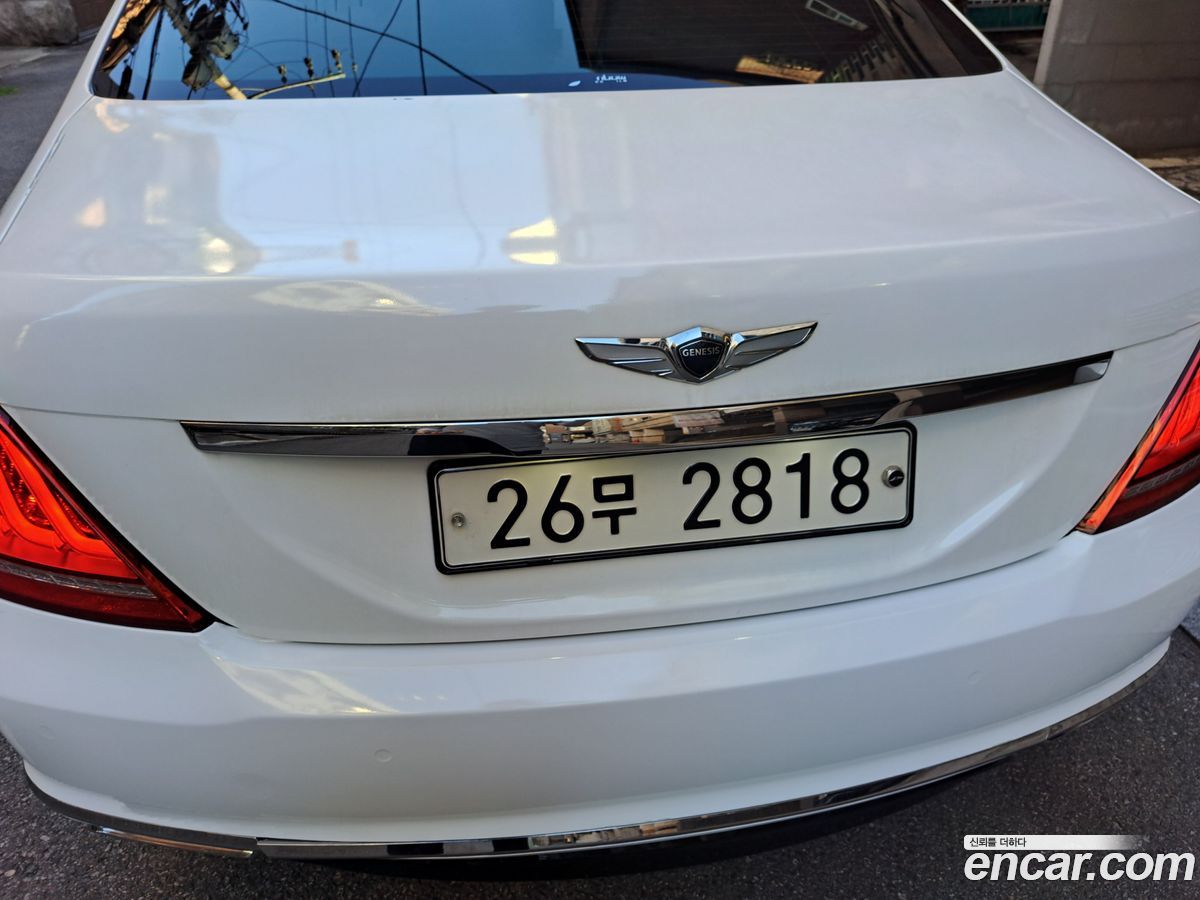 Genesis EQ900