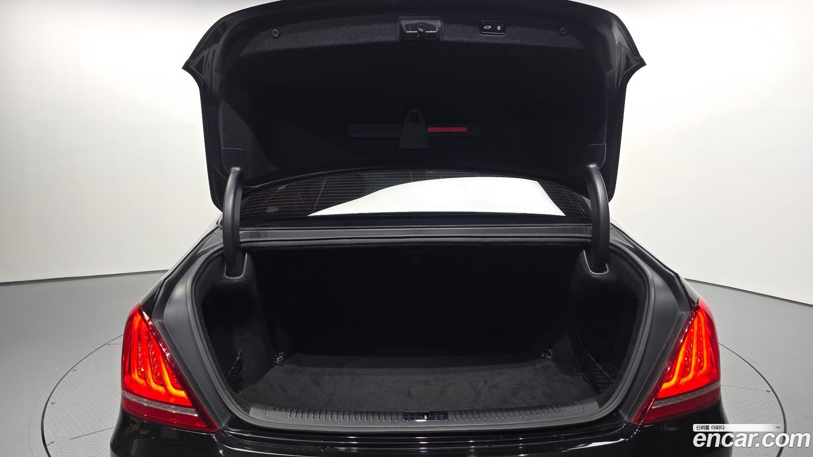 Genesis EQ900