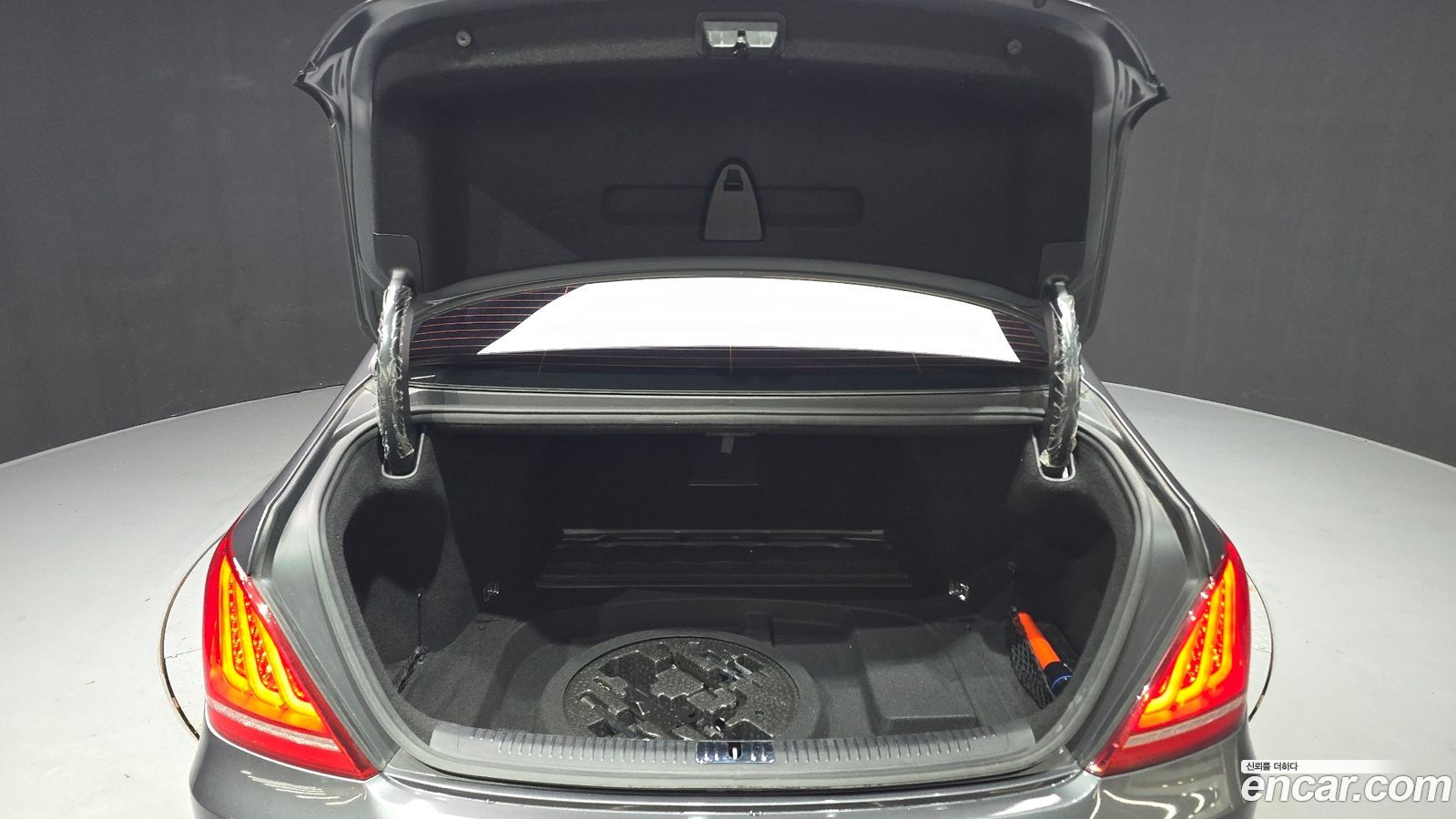 Genesis EQ900