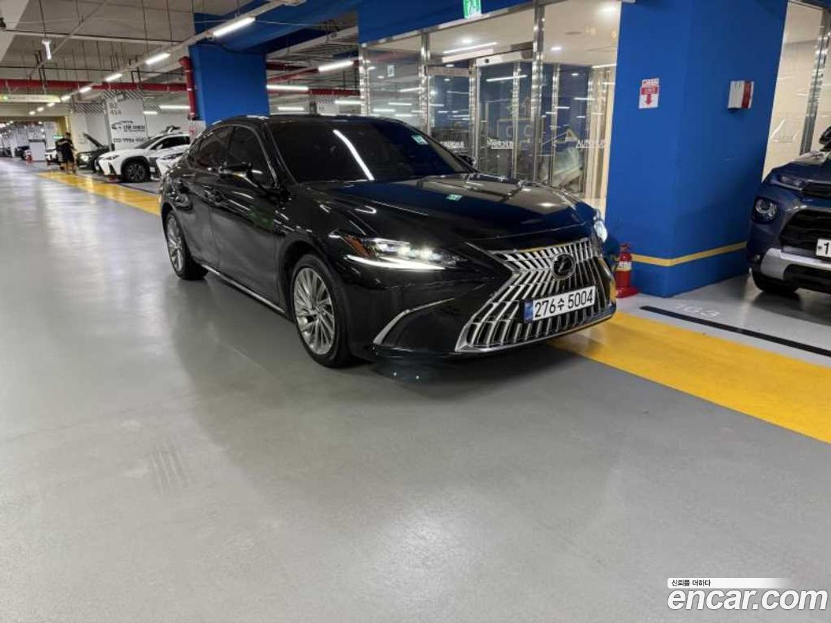 Lexus ES Mk7