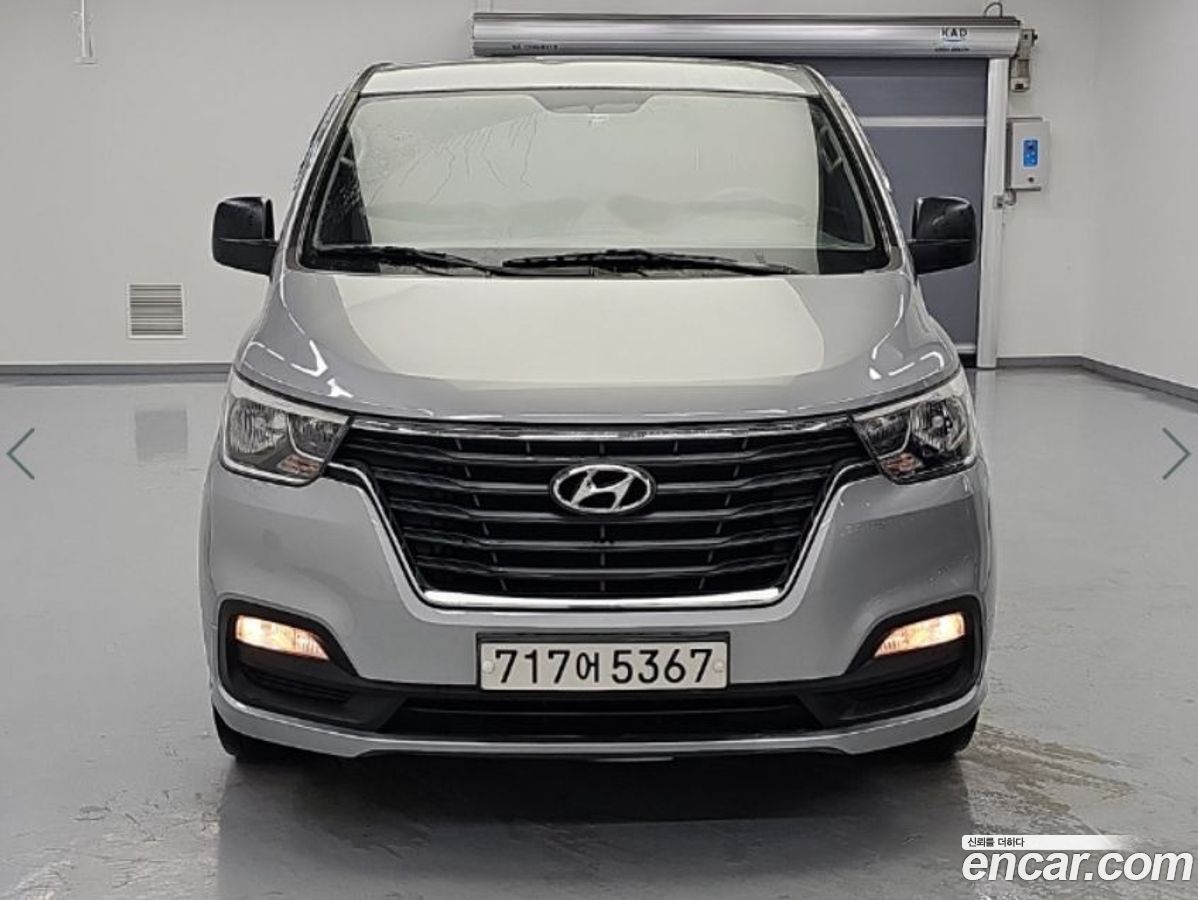 Hyundai Starex