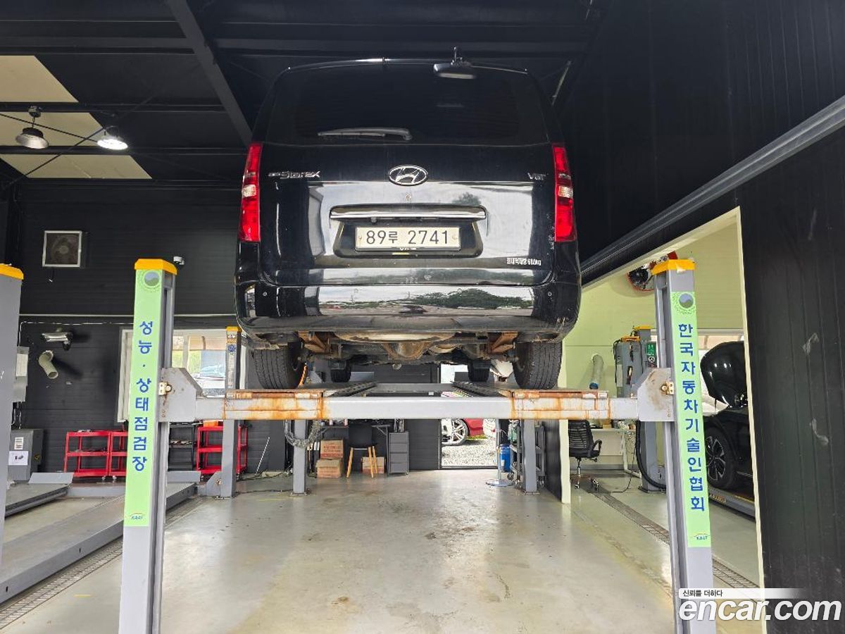 Hyundai Starex