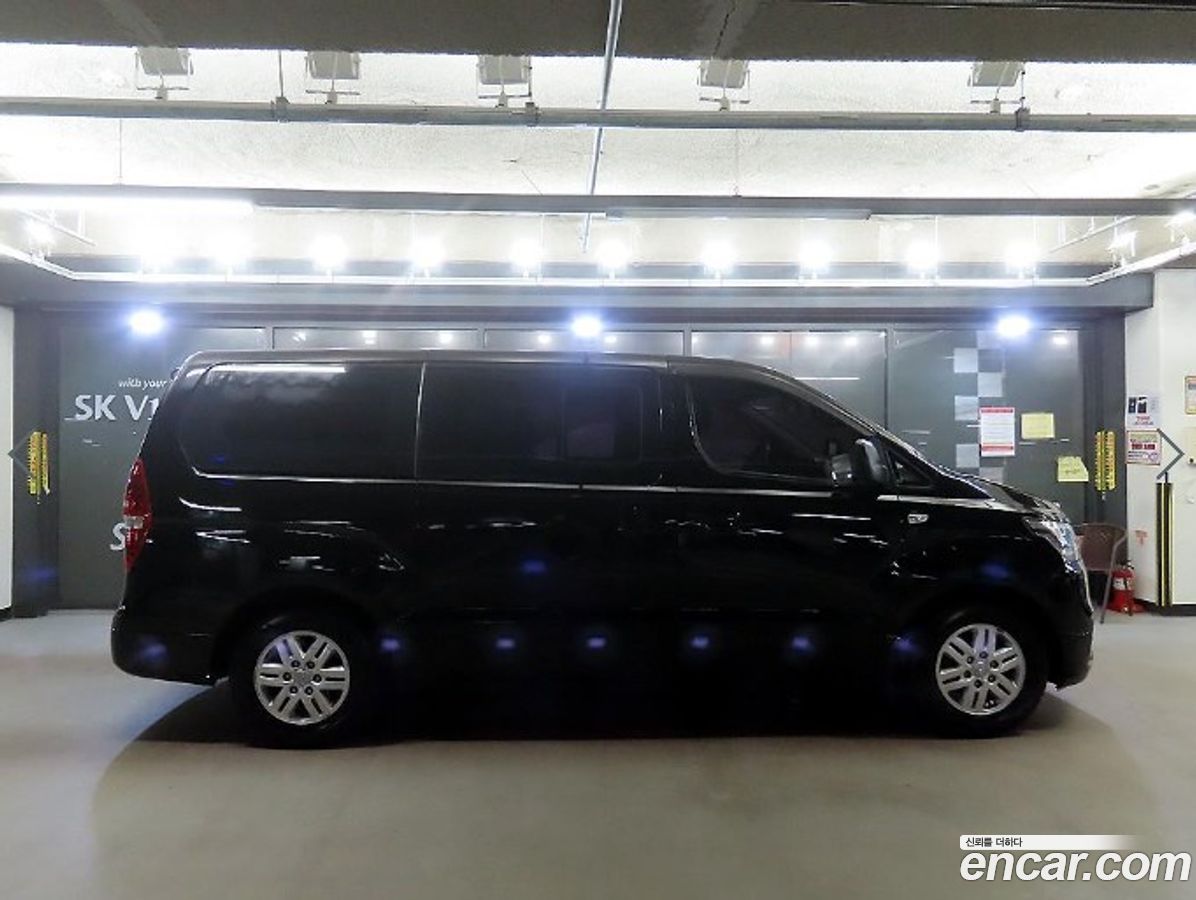 Hyundai Starex
