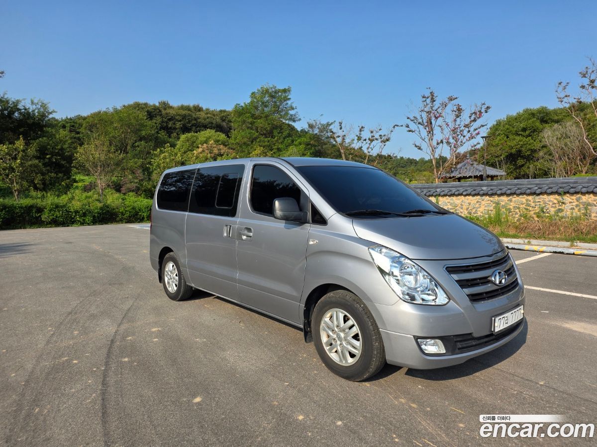 Hyundai Starex