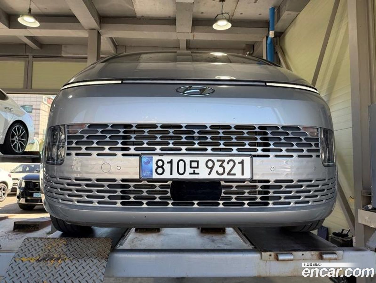 Hyundai Staria