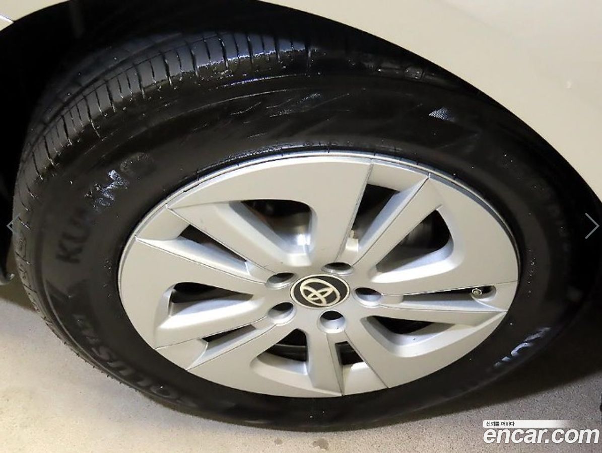 Toyota Prius Mk4