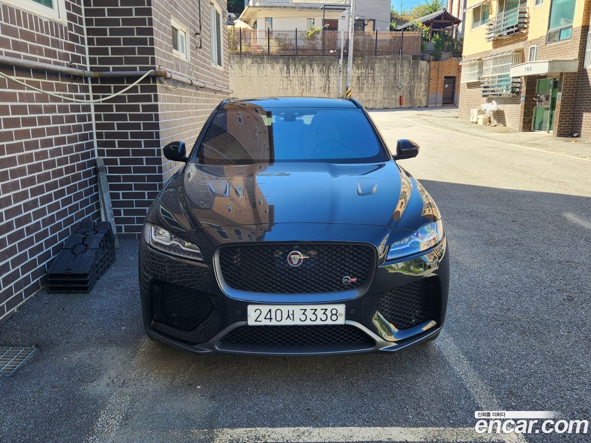 Jaguar F-PACE