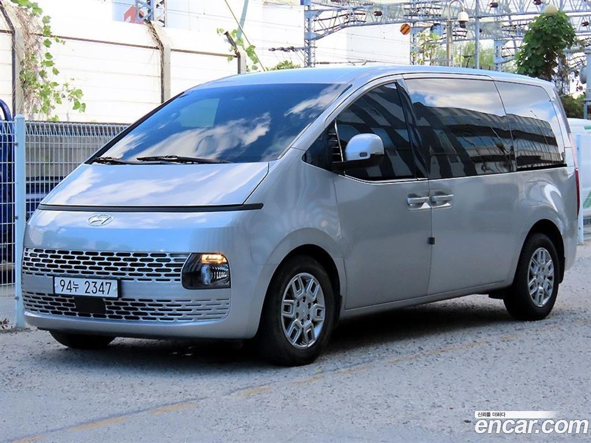 Hyundai Staria