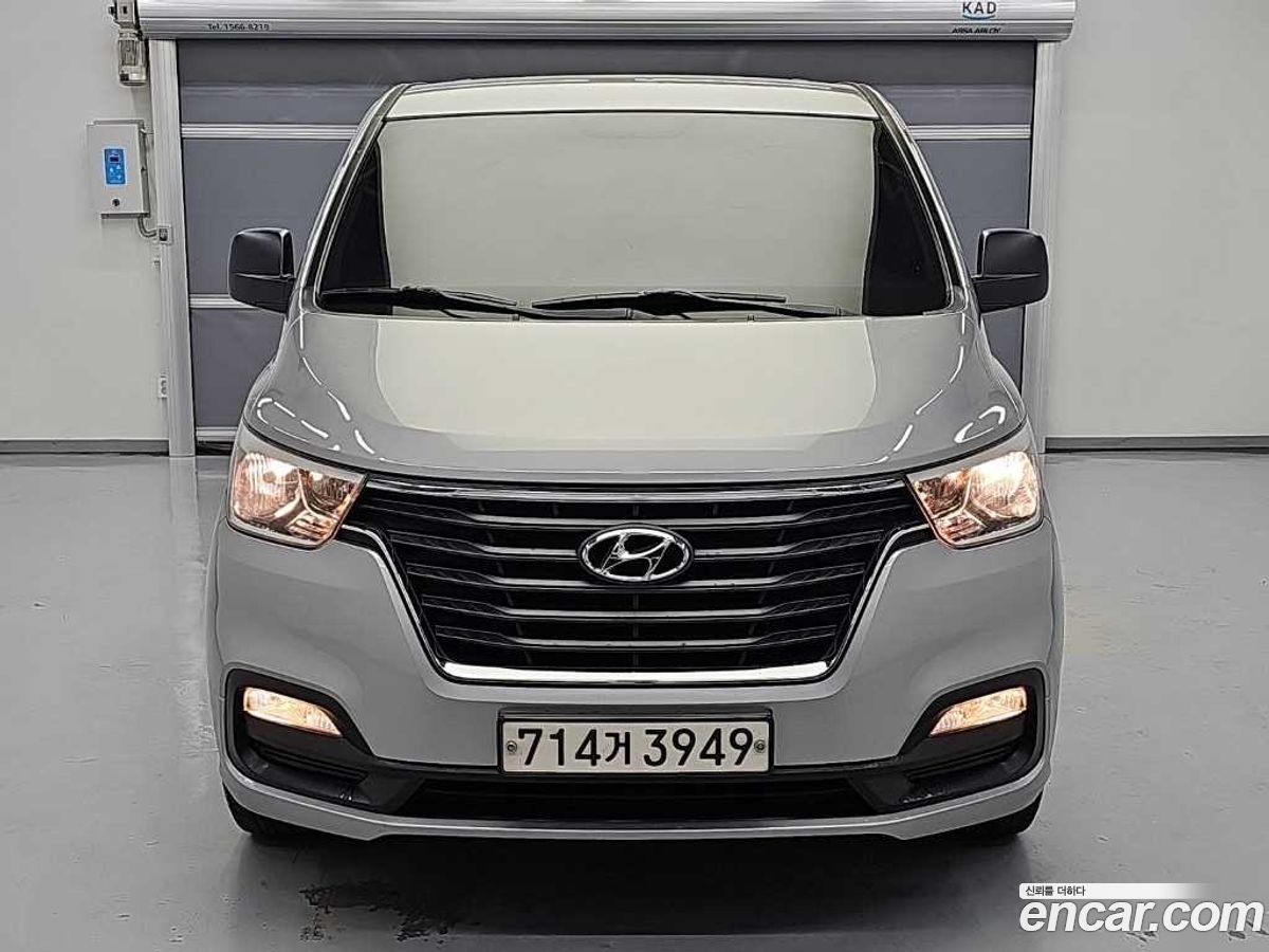 Hyundai Starex
