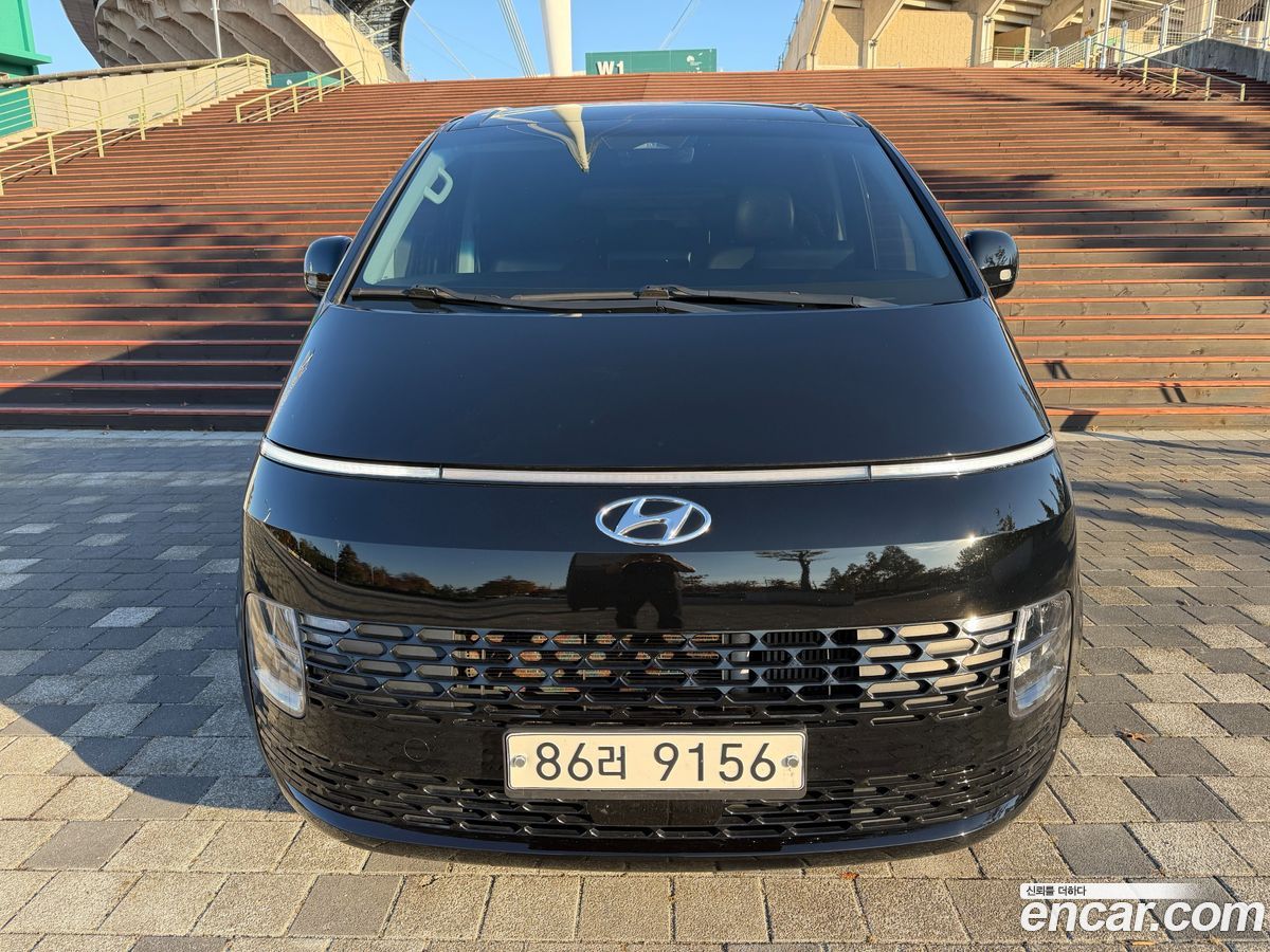Hyundai Staria