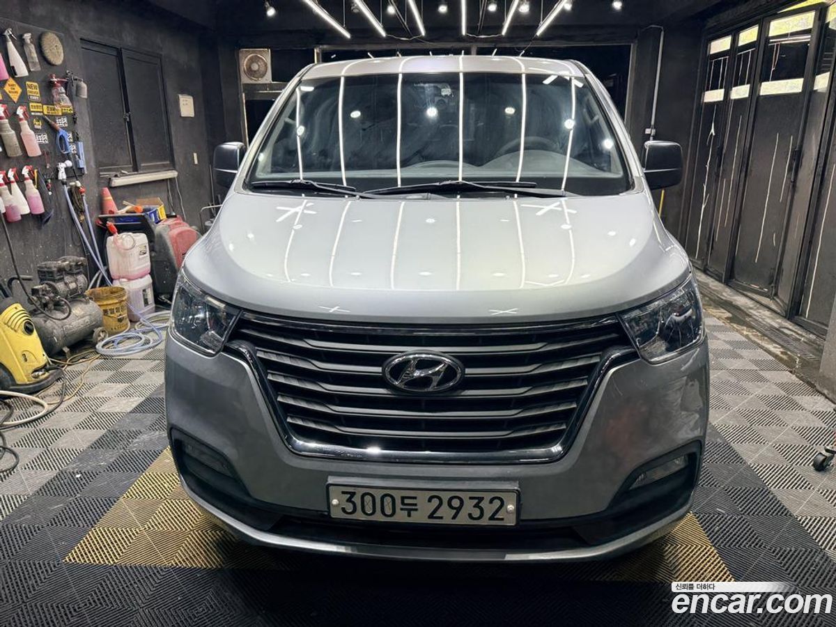 Hyundai Starex
