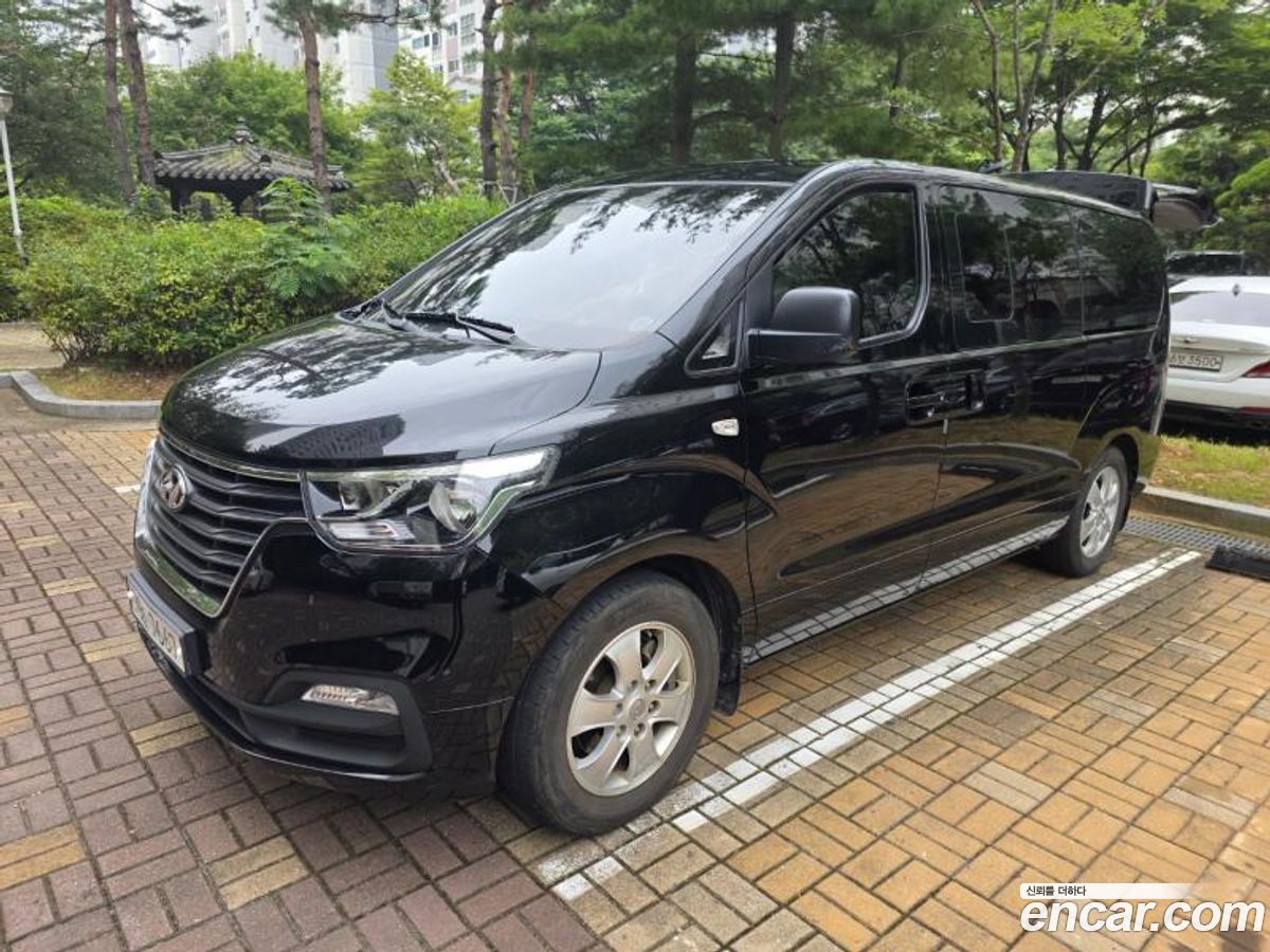 Hyundai Starex