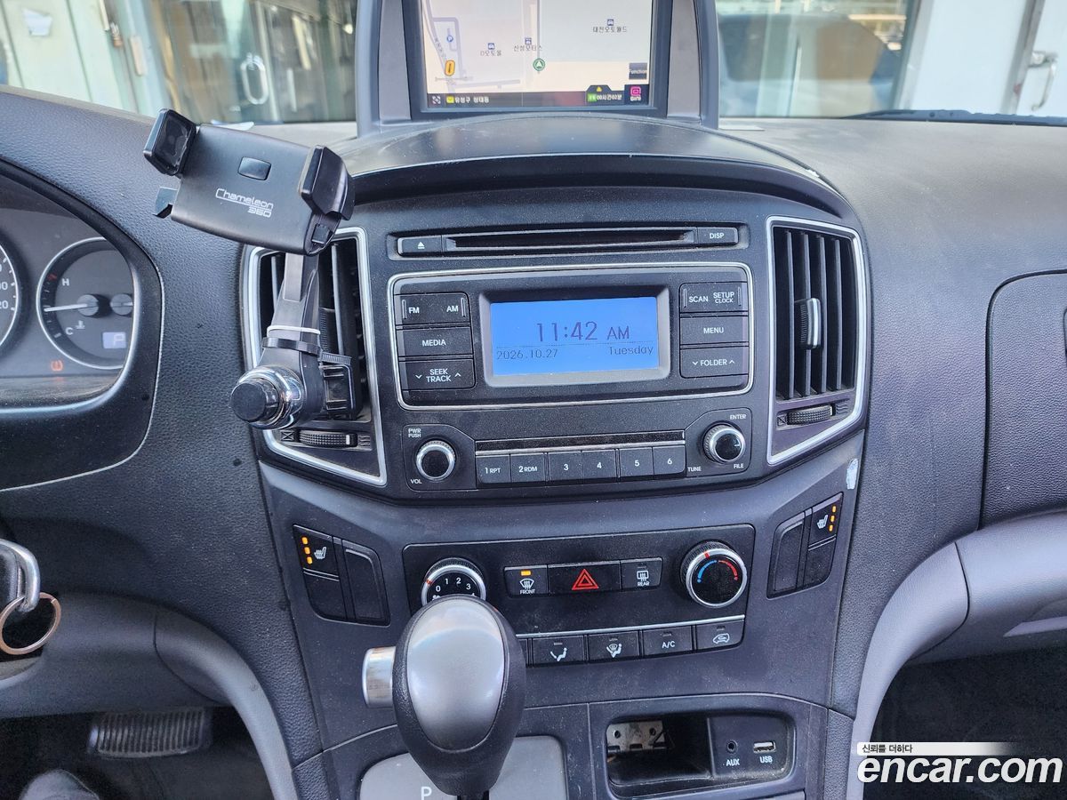 Hyundai Starex
