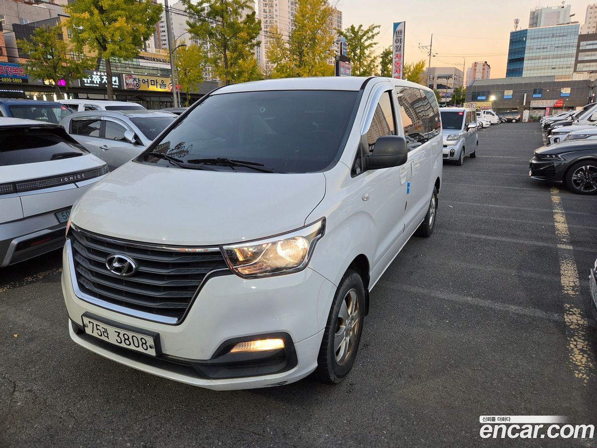 Hyundai Starex
