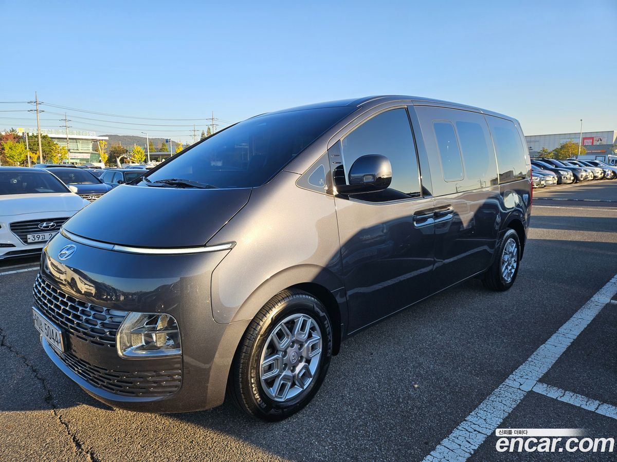 Hyundai Staria