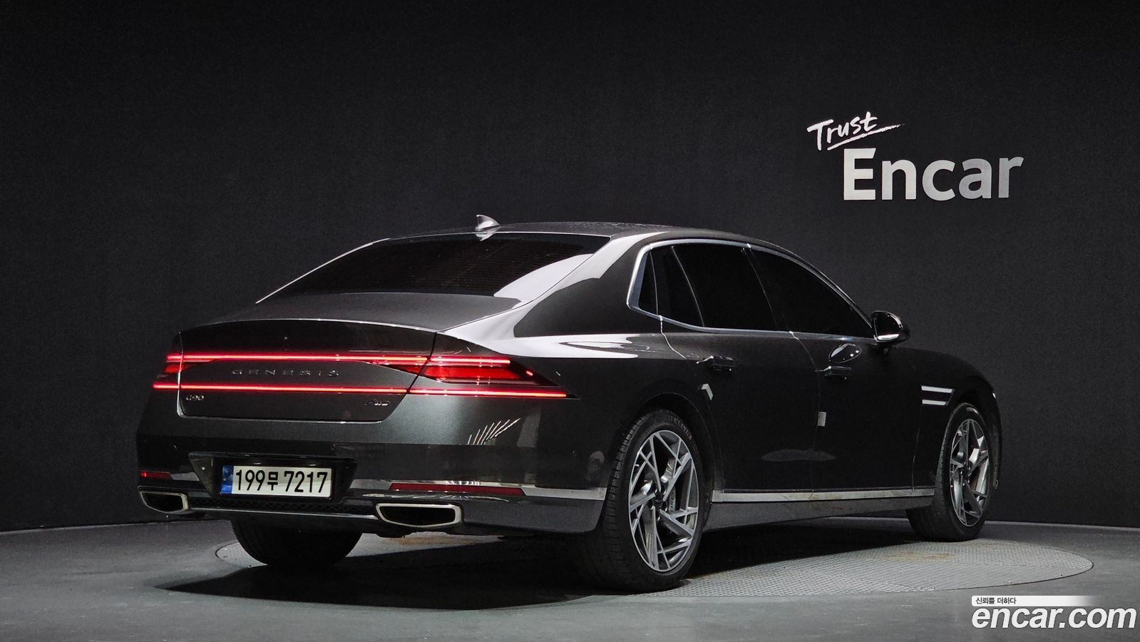 Genesis G90