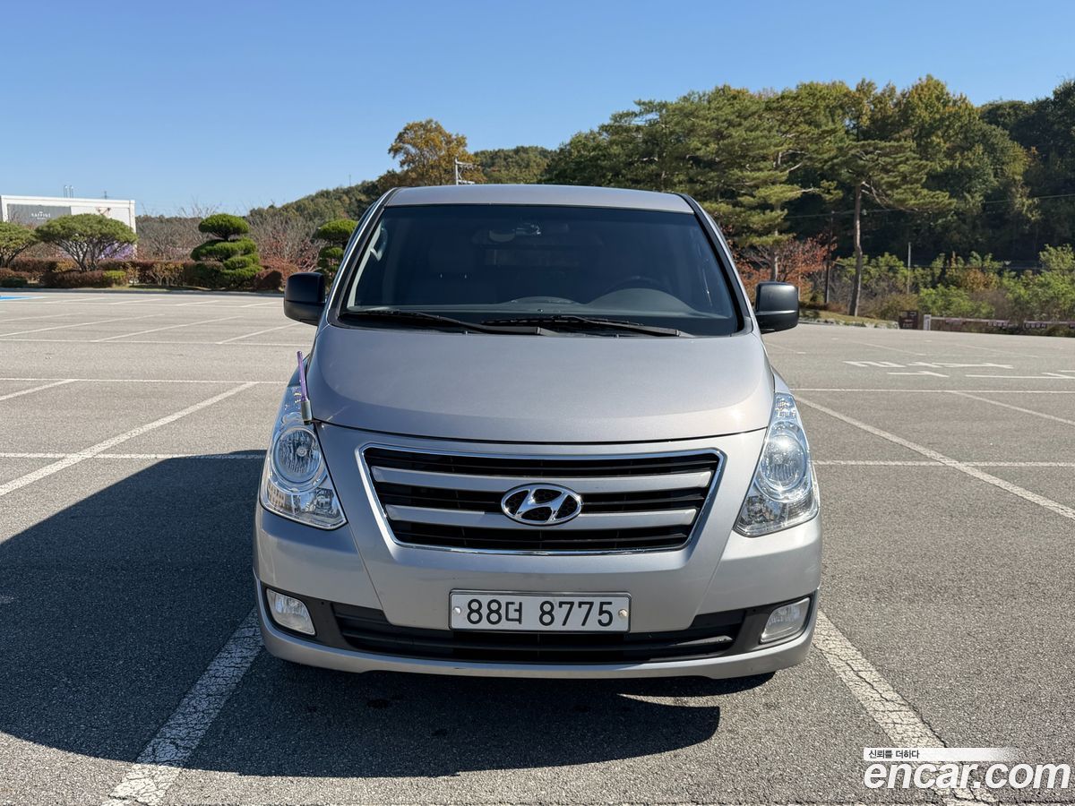 Hyundai Starex