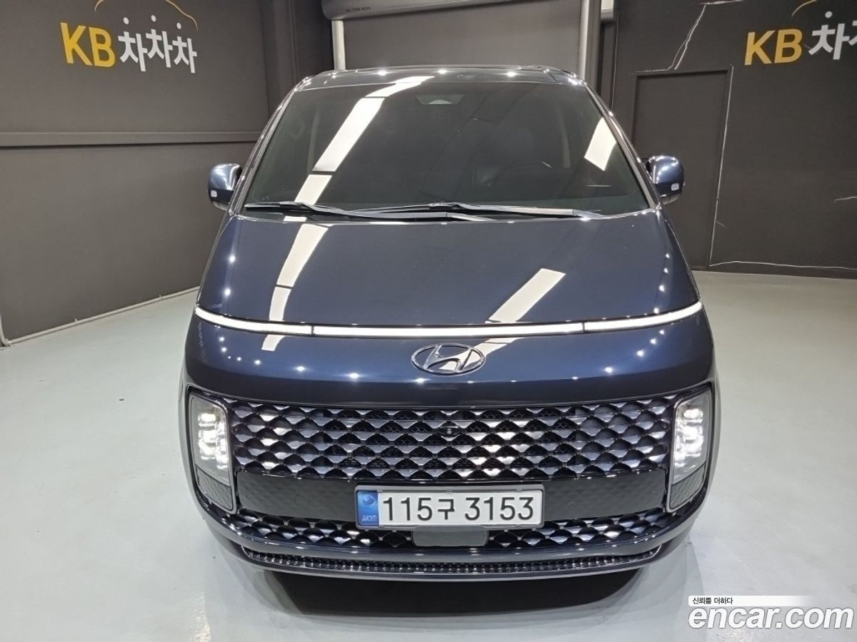 Hyundai Staria