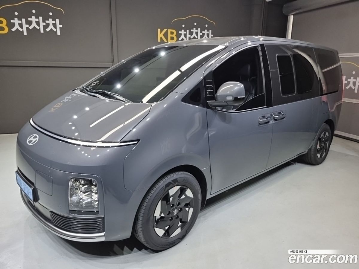 Hyundai Staria