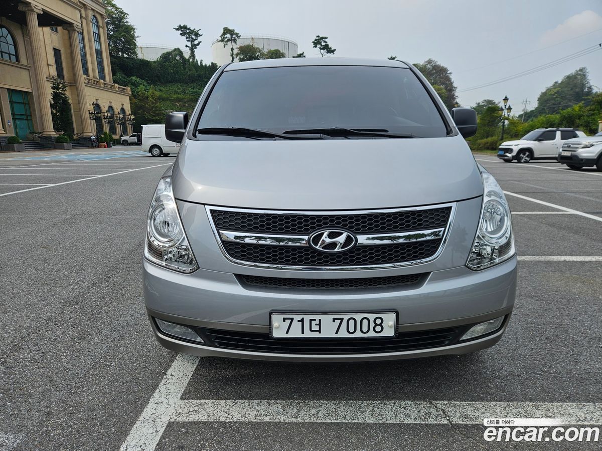 Hyundai Starex