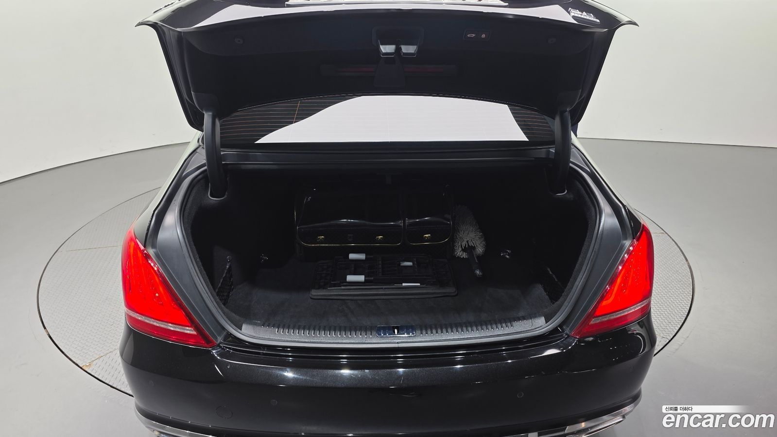 Genesis EQ900