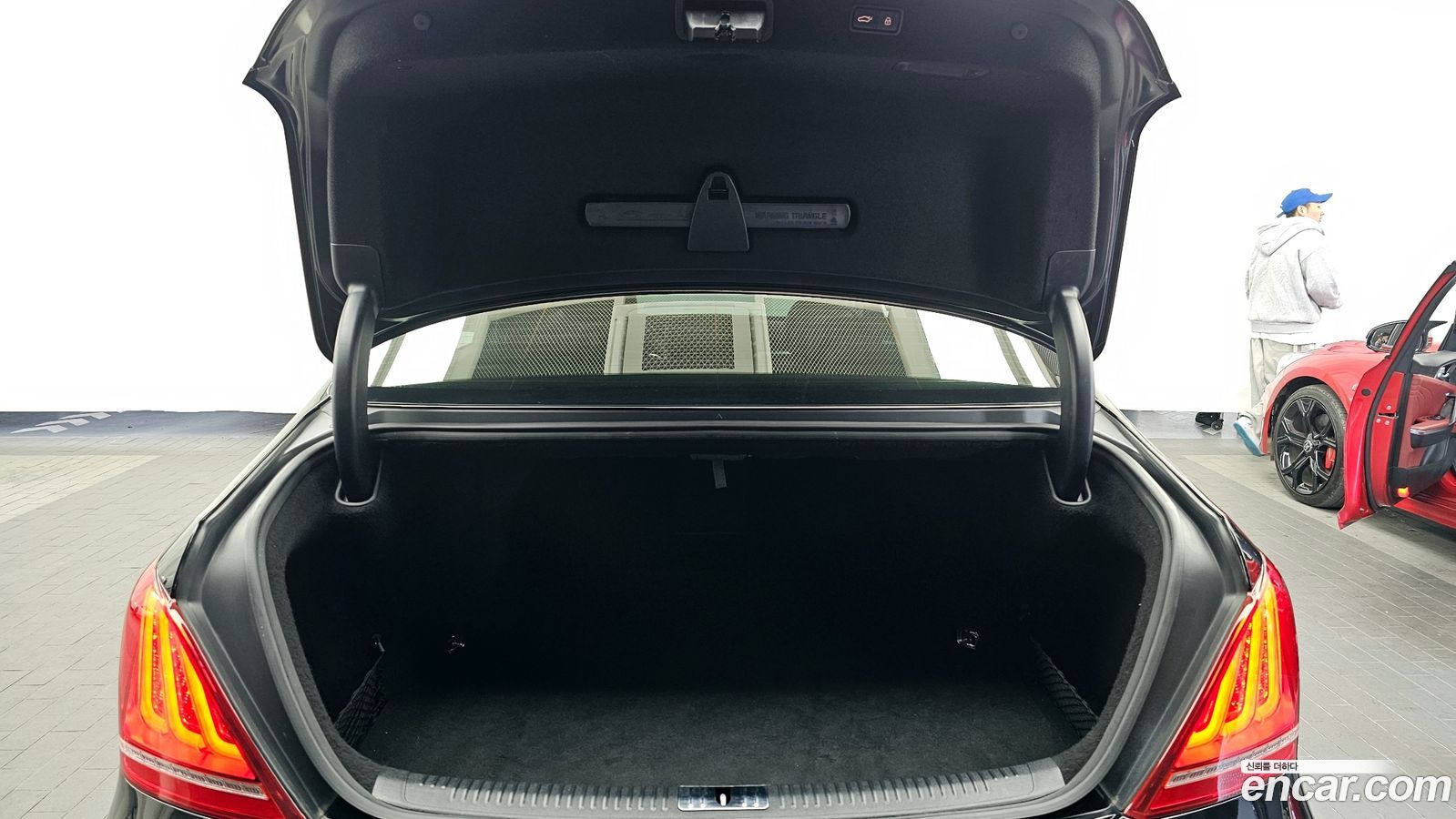 Genesis EQ900