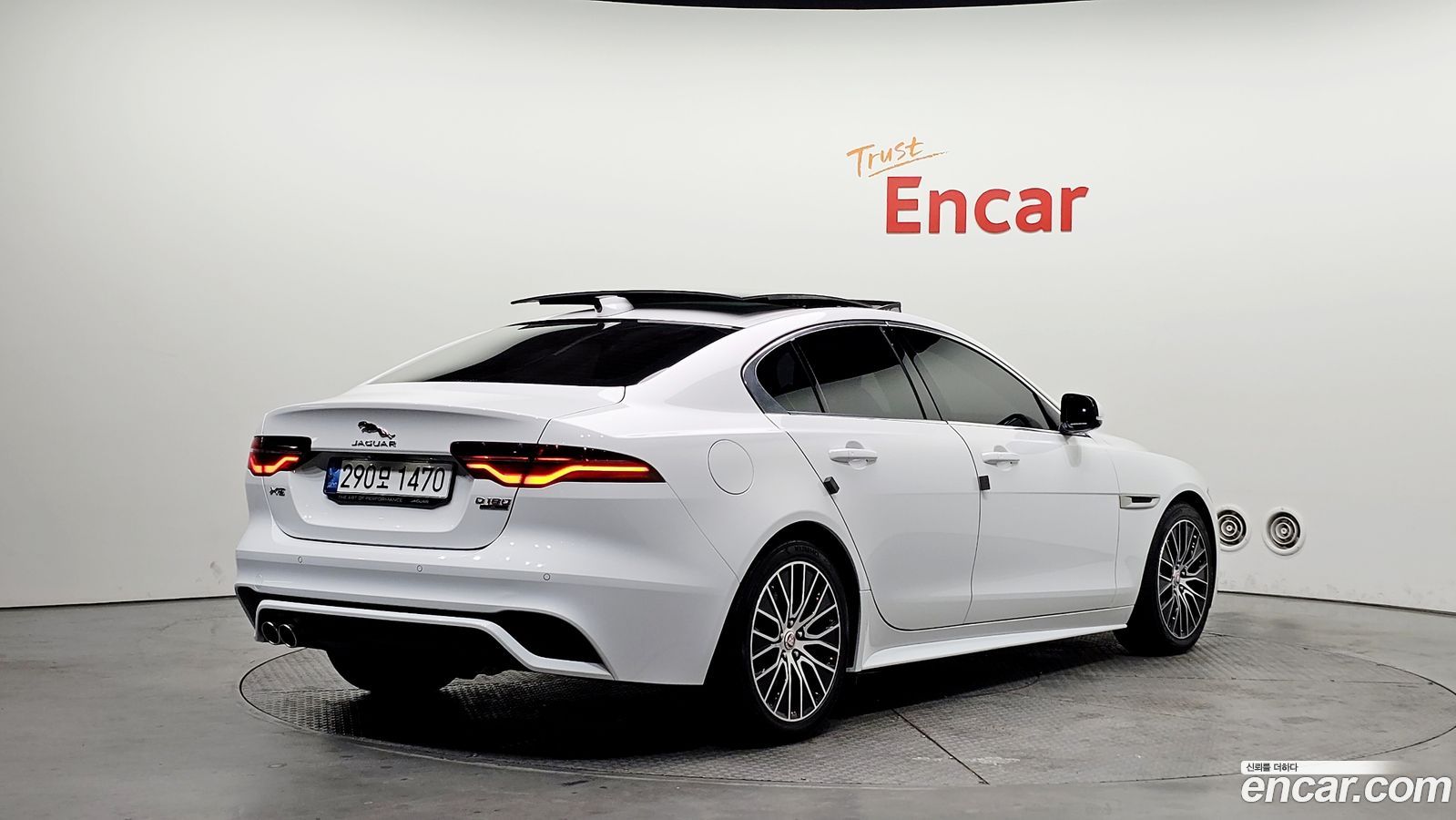 Jaguar XE