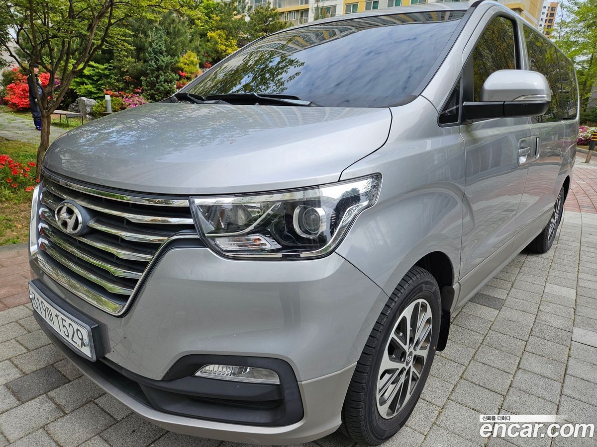 Hyundai Starex