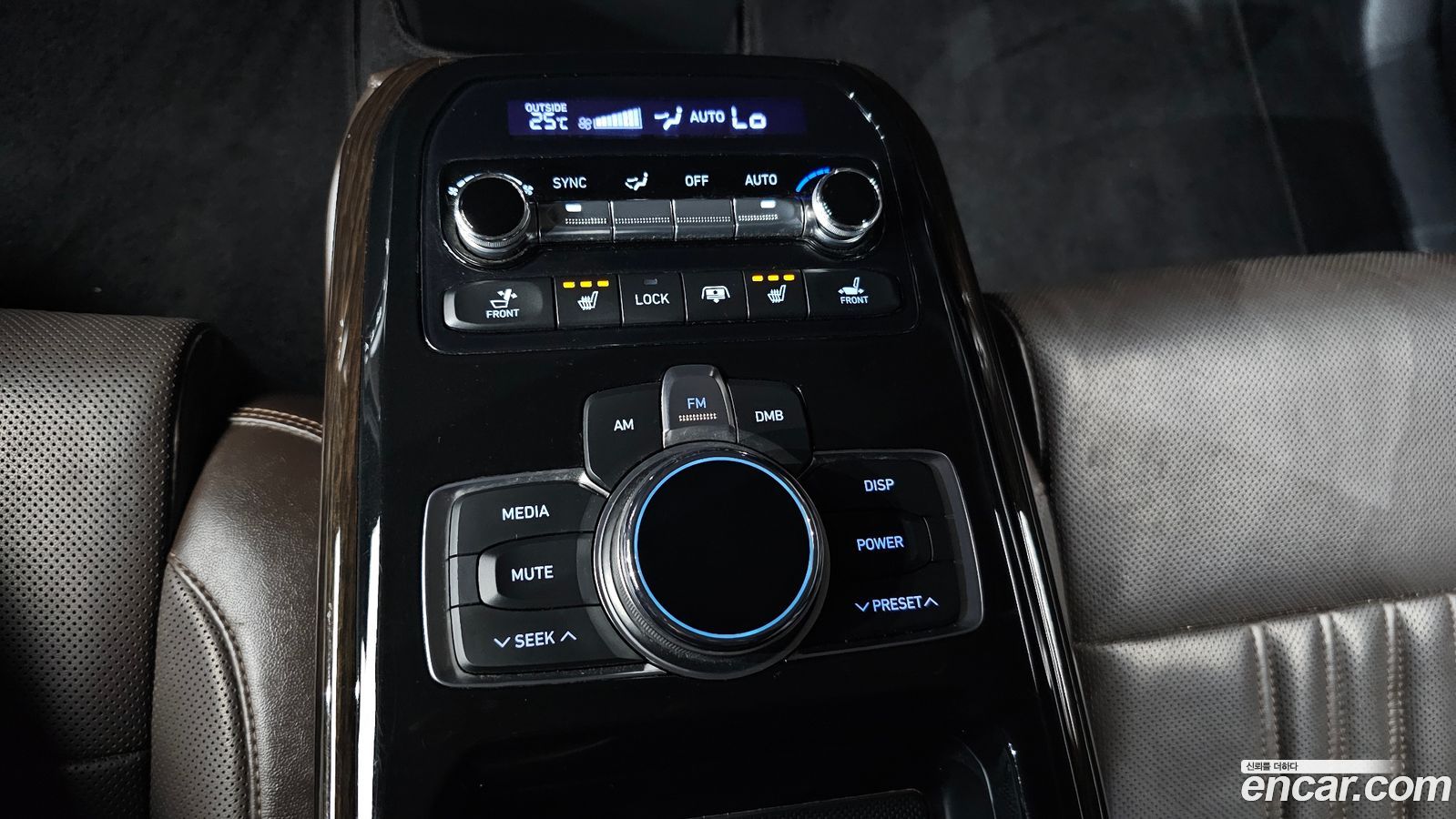 Genesis EQ900