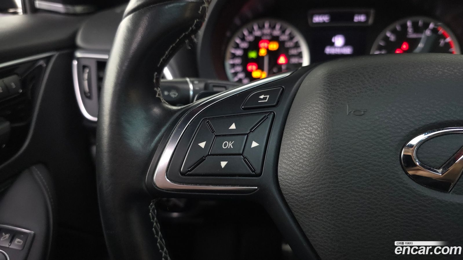 Infiniti Q30